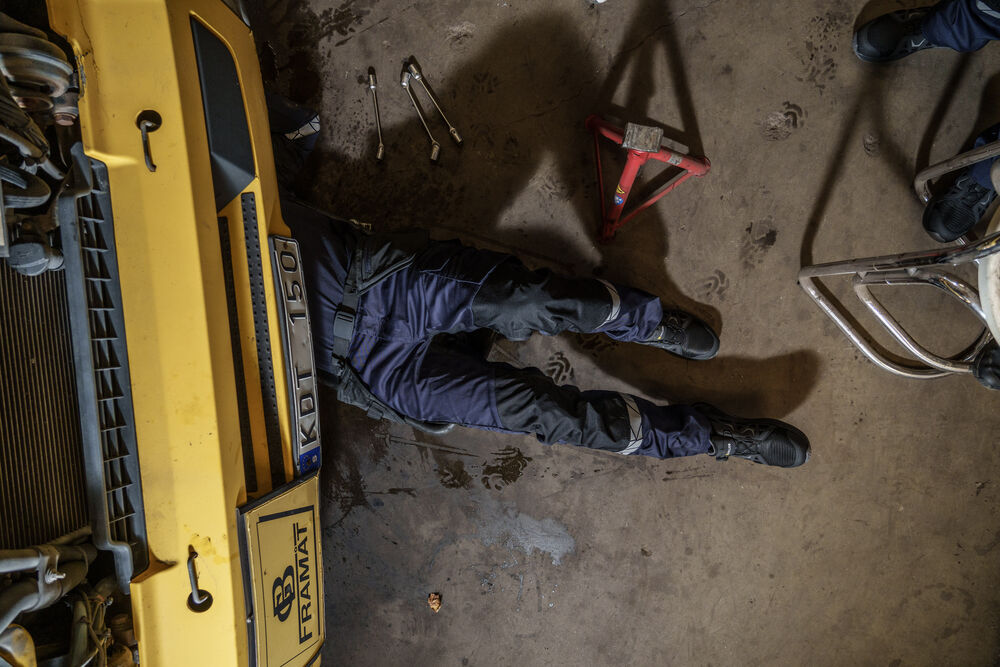 7513 STRETCHBROEK MET KNIEZAKKEN EN SPIJKERZAKKEN DAMES - Afbeelding 2